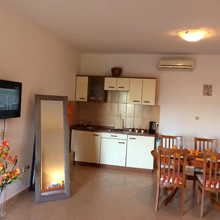 Studio Trogir Ivan Privatunterkunft *